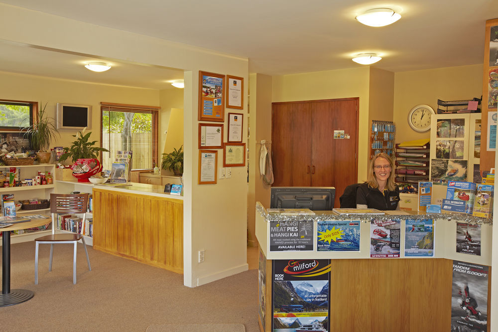Queenstown Top 10 Holiday Park Екстериор снимка