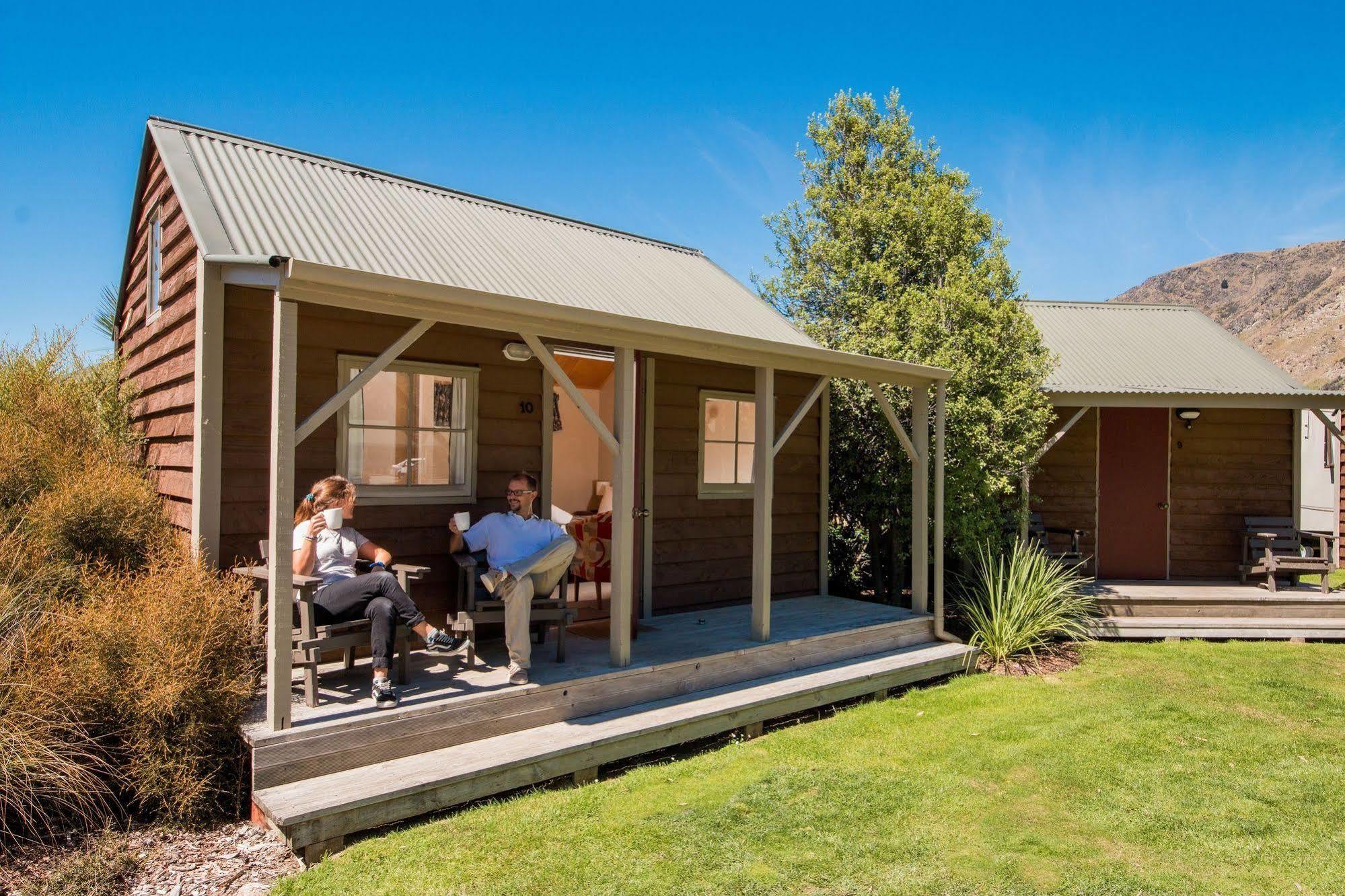 Queenstown Top 10 Holiday Park Екстериор снимка