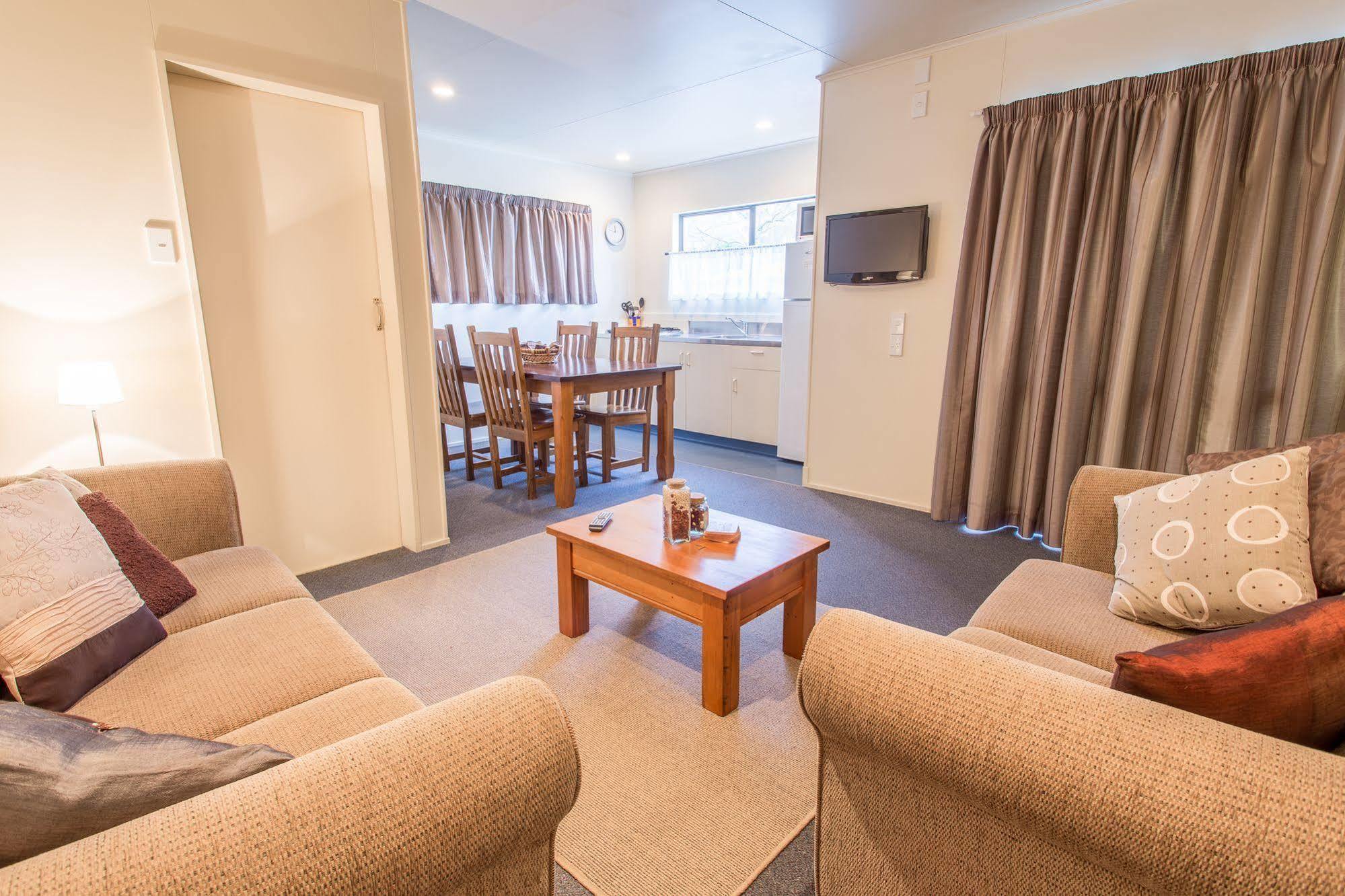Queenstown Top 10 Holiday Park Екстериор снимка