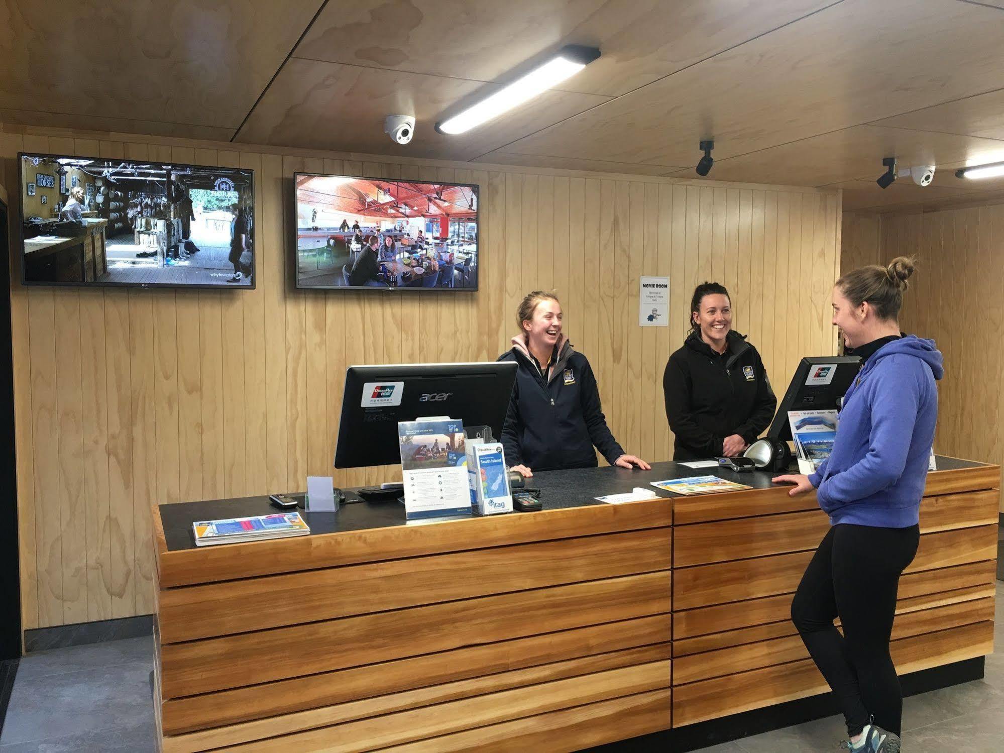 Queenstown Top 10 Holiday Park Екстериор снимка